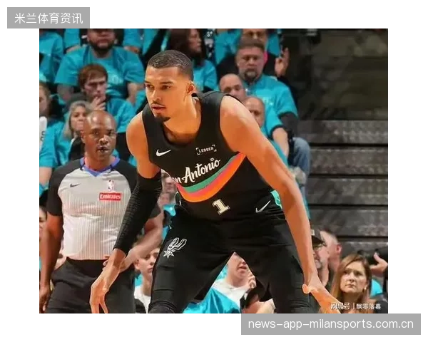NBA季后赛开门红：文班亚马狂轰35分，带领马刺以111比98击败开拓者，开启“马刺复兴之路”的新篇章
